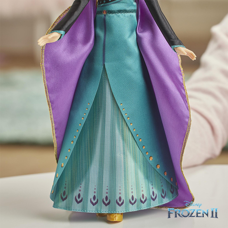 Guto Collector on Instagram: “Saíram fotos das bonecas de edição limitada  de Frozen 2 da Anna como Rainha de…