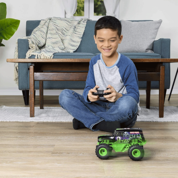 Monster Jam – Grave Digger 1:24 RC Autobrinca Online