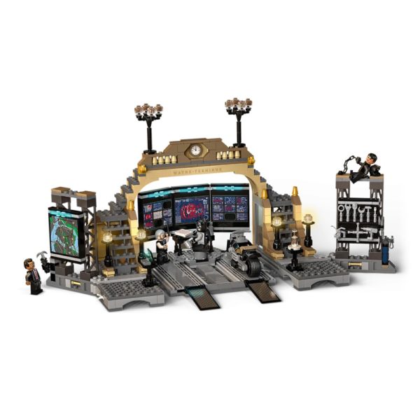 LEGO Super Heroes – O Confronto The Riddler na Batcaverna 76183 Autobrinca Online