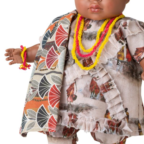 Boneca Friends of the World Menina Mulata 38cm Autobrinca Online