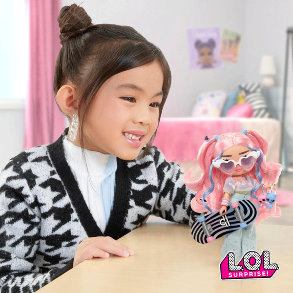 LOL Surprise! Tweens Flora Moon Autobrinca Online