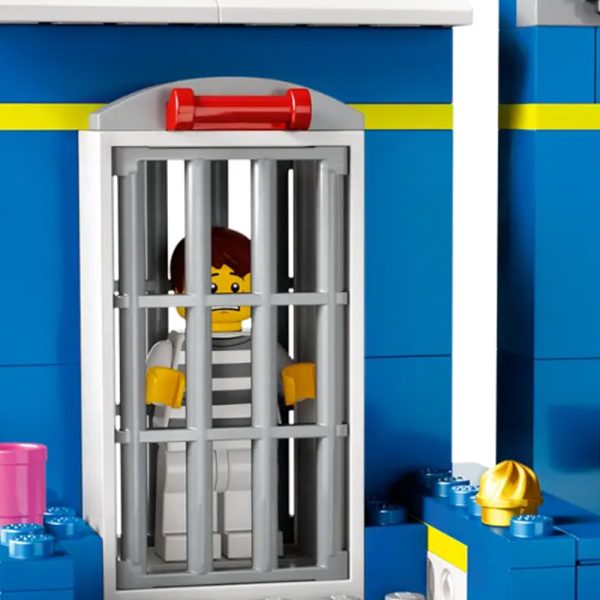 LEGO City Perseguição da Esquadra da Polícia 60370 Autobrinca Online