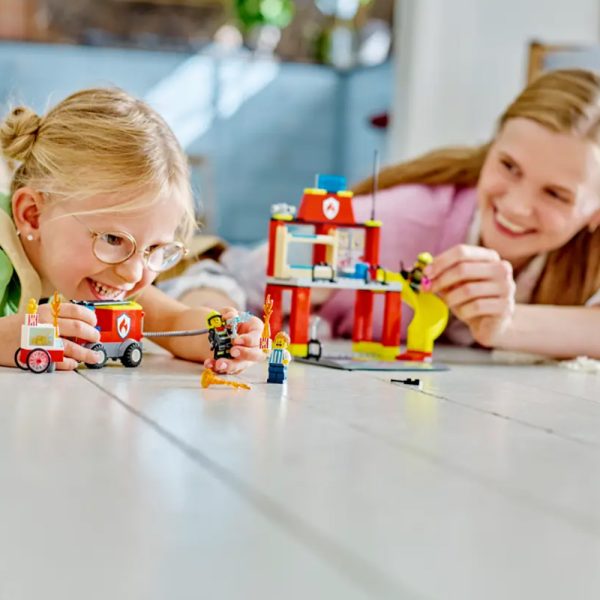 LEGO City Quartel e Camião dos Bombeiros 60375 Autobrinca Online