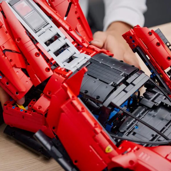 LEGO Technic – Ferrari Daytona SP3 42143 Autobrinca Online