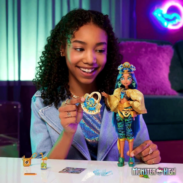 Monster High Monster Fest Cleo de Nile Autobrinca Online
