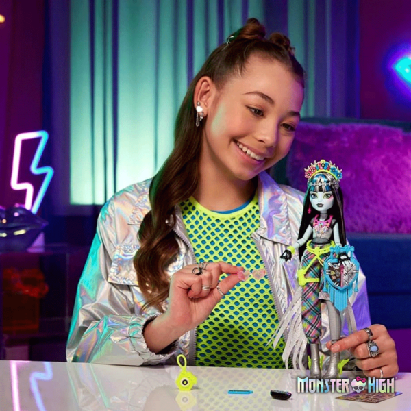 Monster High Monster Fest Frankie Stein Autobrinca Online