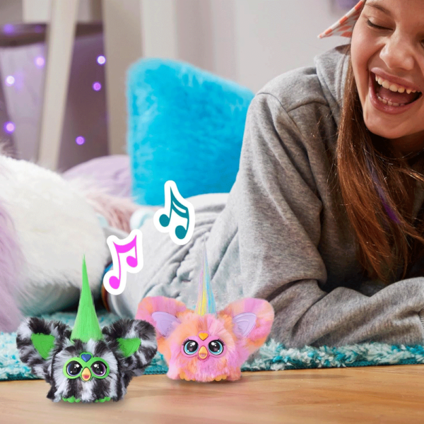 Furby Furblets Pack May-May vs Greenie-Meanie Autobrinca Online