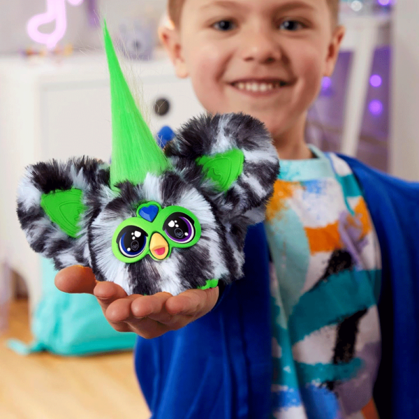 Furby Furblets Pack May-May vs Greenie-Meanie Autobrinca Online