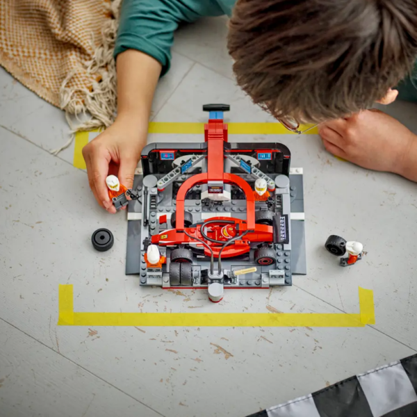LEGO City – Boxe de F1 e Equipa da Boxe com Carro da Ferrari 60443 Autobrinca Online