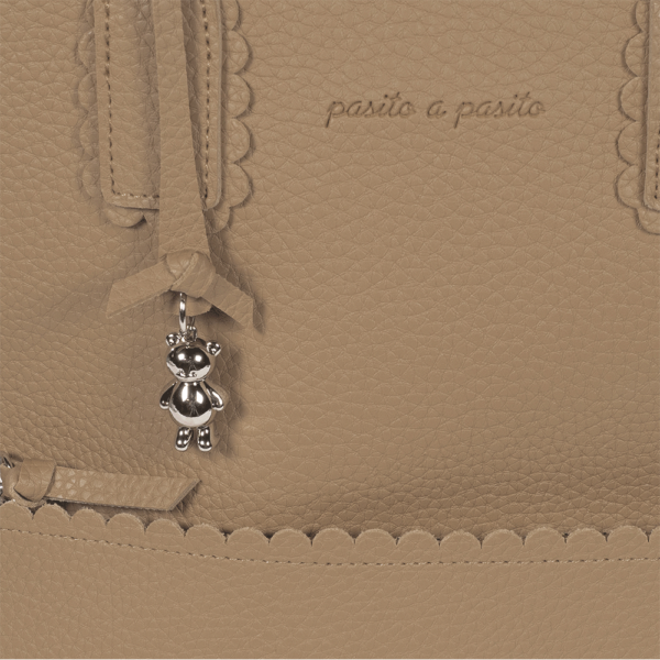 Mochila Pasito a Pasito Icon Caramel Autobrinca Online