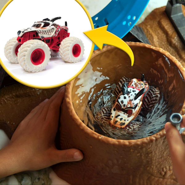 Monster Jam Mud Blasters Monster MUTT Dalmatian Dunk Tank Autobrinca Online