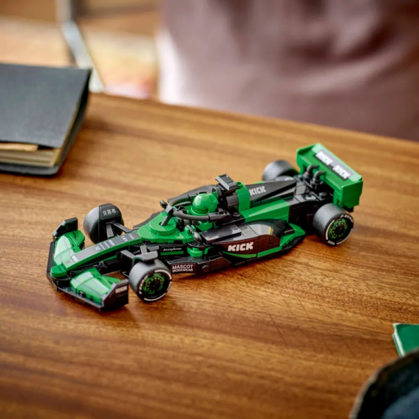 LEGO Speed Champions – Carro de Corrida KICK Sauber F1 Team C44 77247 Autobrinca Online